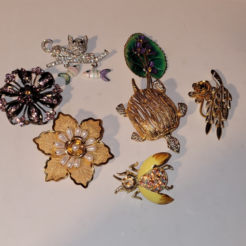 Brooches Brooches Brooches View 2